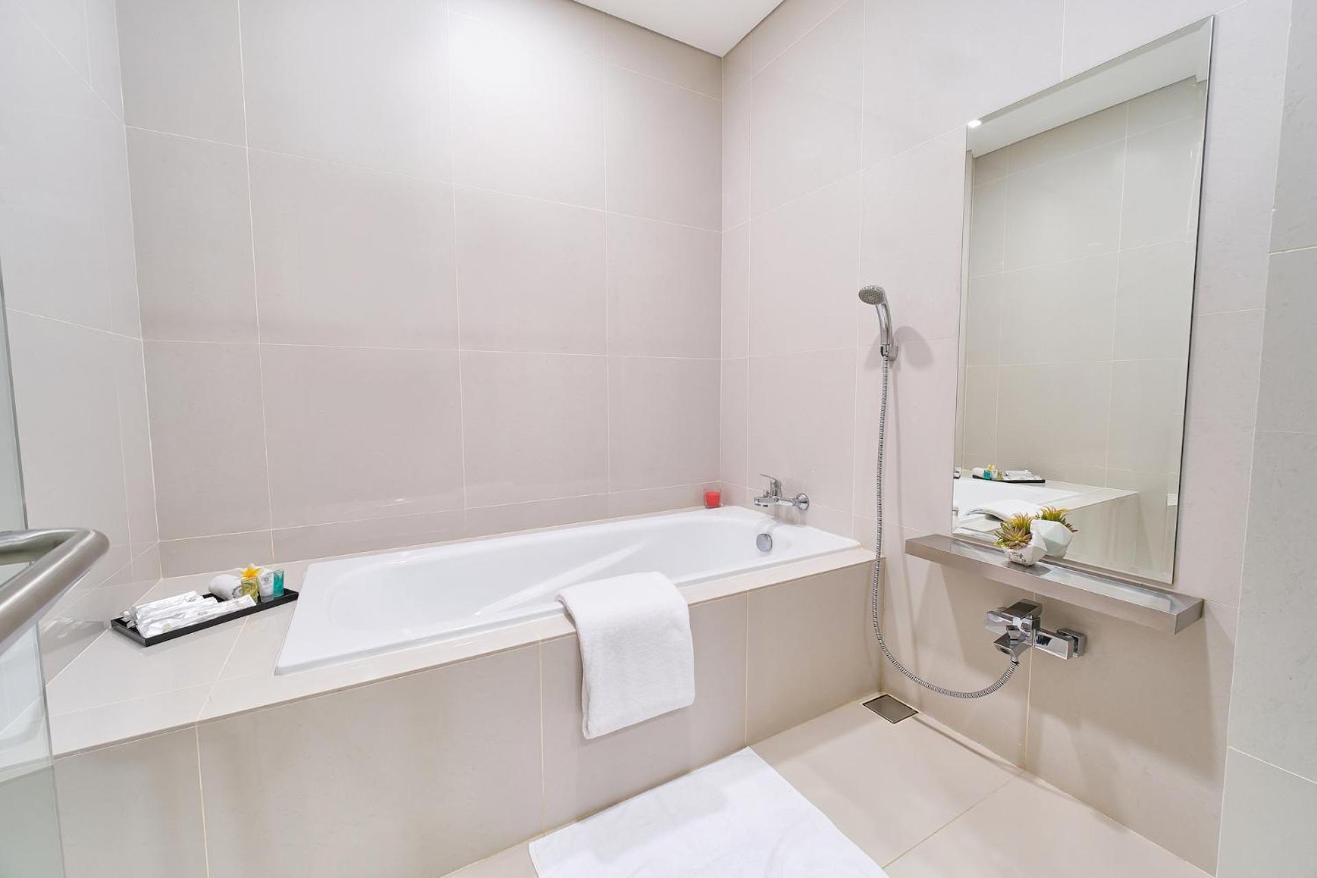 Le Premier Hotel Deltamas Cikarang Habitación foto